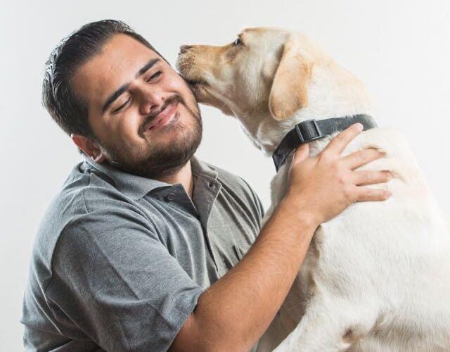 Dia do Cão-guia – conheça a história do Murilo e da Baduska